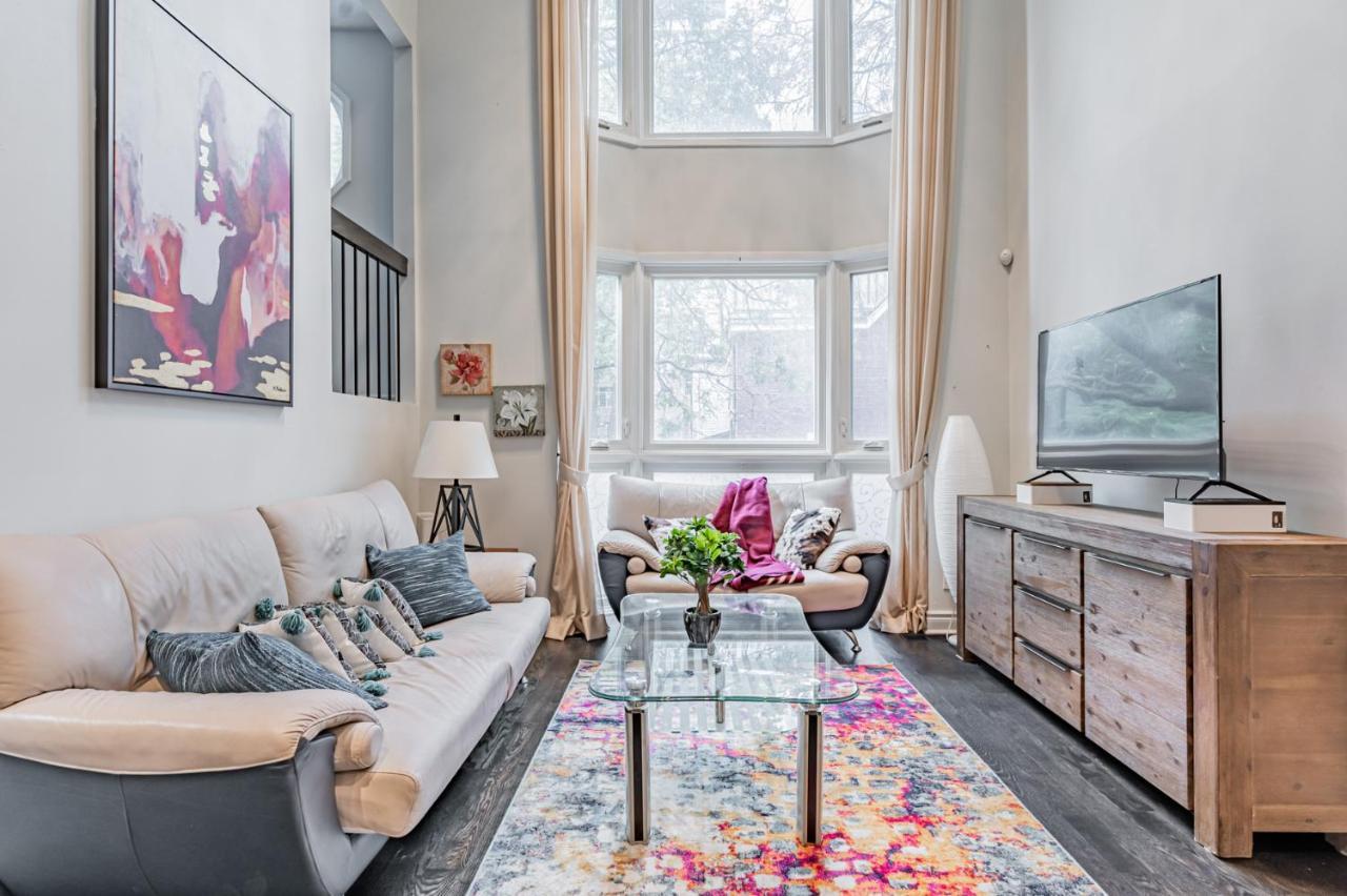 Beautiful Property In Downtown Core Close To Subway Station! Toronto Eksteriør billede